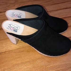 MAGUBA Classic Stockholm clog on a natural heel